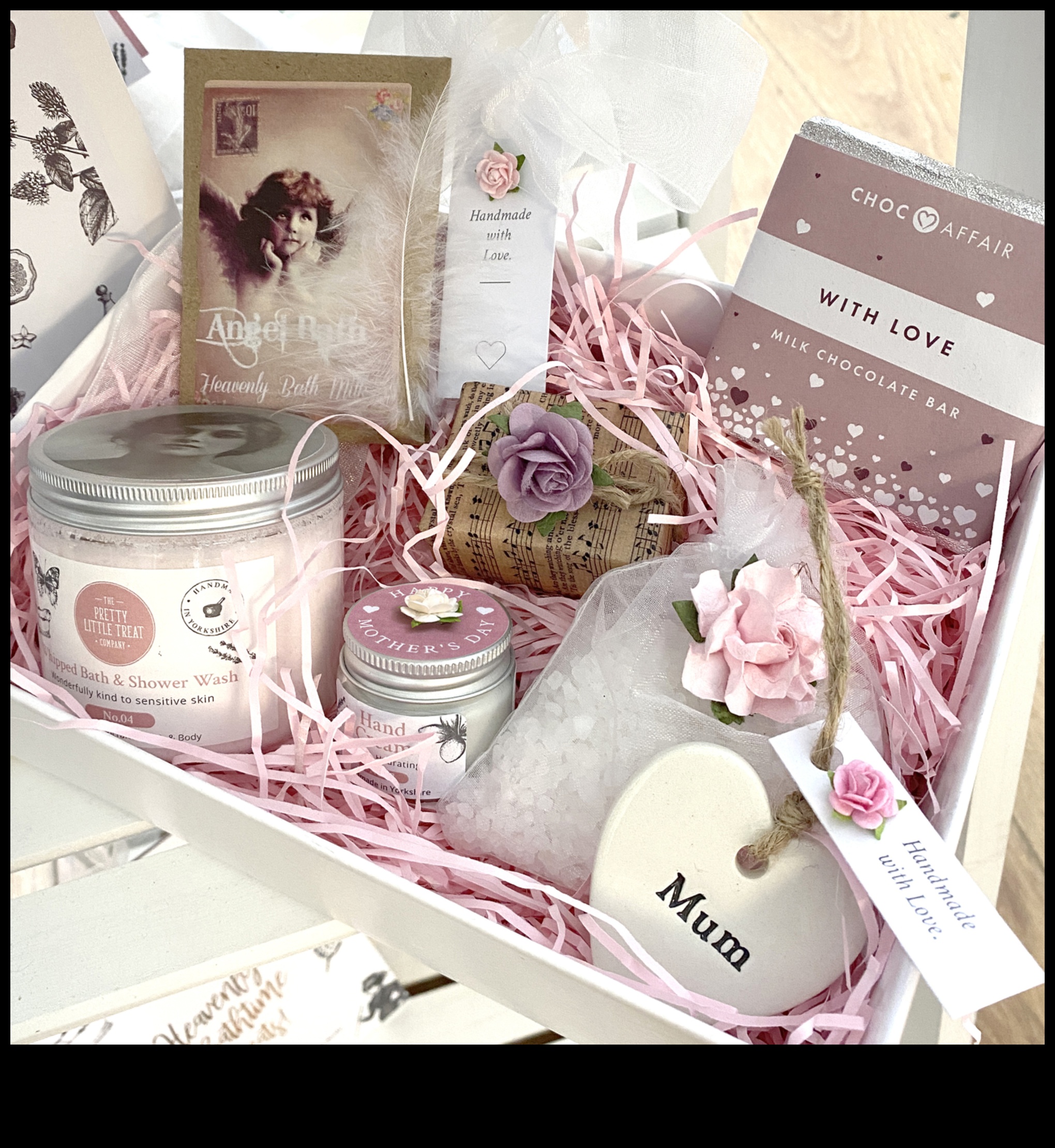 Pampered Queen: Luxurious Gift Selection για την Ημέρα της Μητέρας
