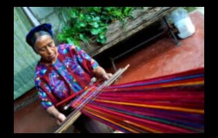 Τεχνικές χειροτεχνίας για ύφανση: Δημιουργία υφαντικής τέχνης με κλωστές